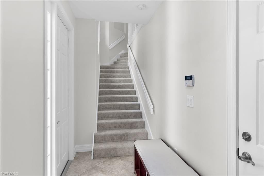 1286 Rialto WAY # 202, NAPLES FL 34114-29