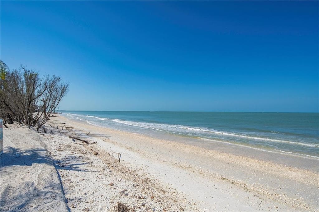 11687 Keewaydin, NAPLES FL 34113-41