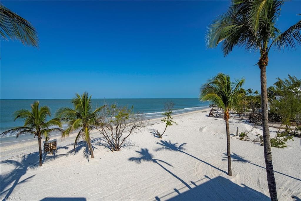 11687 Keewaydin, NAPLES FL 34113-15