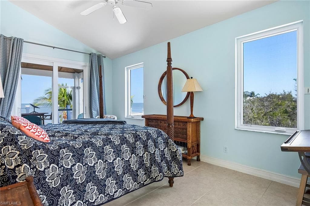 11687 Keewaydin, NAPLES FL 34113-21