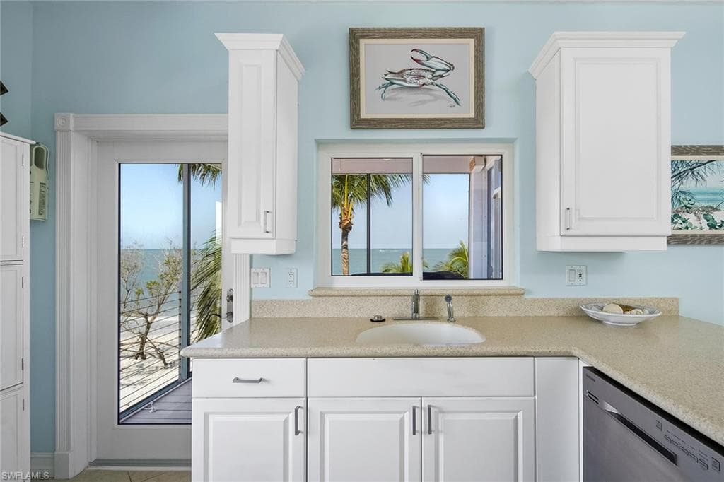 11687 Keewaydin, NAPLES FL 34113-19