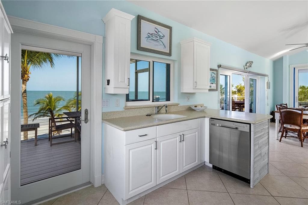 11687 Keewaydin, NAPLES FL 34113-18