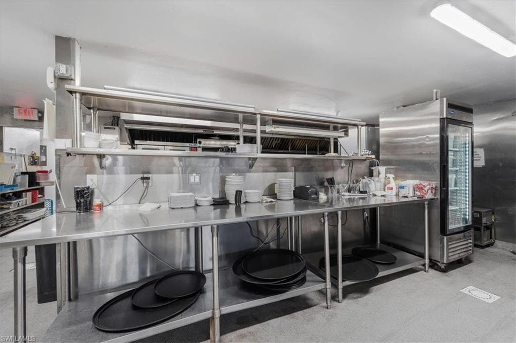 875 Copeland AVE S, EVERGLADES CITY FL 34139-33