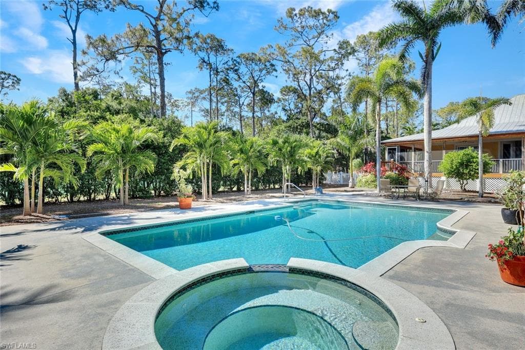 5660 English Oaks LN, NAPLES FL 34119-5