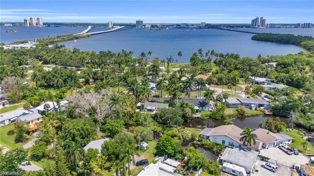 135 Standish CIR, NORTH FORT MYERS FL 33903-3