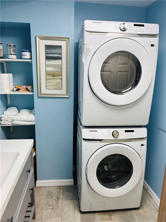 135 Standish CIR, NORTH FORT MYERS FL 33903-24