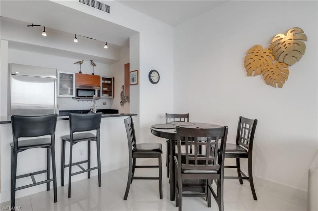 3000 Oasis Grand BLVD, FORT MYERS FL 33916-9