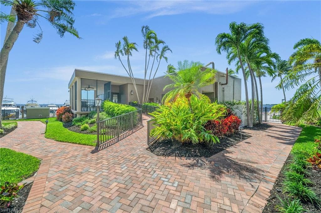 1900 Virginia AVE # 902, FORT MYERS FL 33901-28