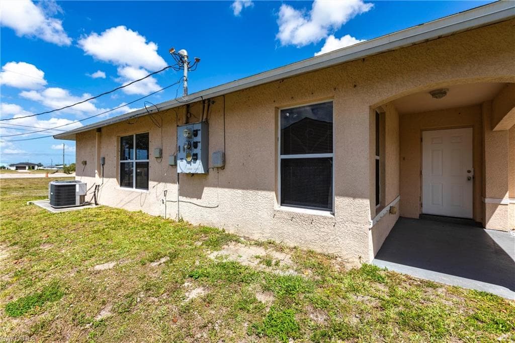 2130 NE 8th PL, CAPE CORAL FL 33909-27