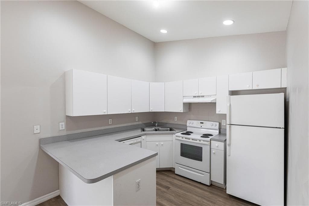 2130 NE 8th PL, CAPE CORAL FL 33909-8