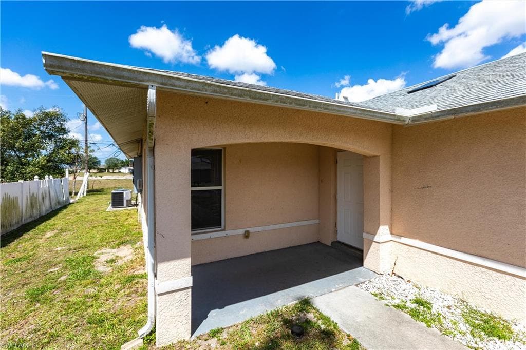 2130 NE 8th PL, CAPE CORAL FL 33909-3
