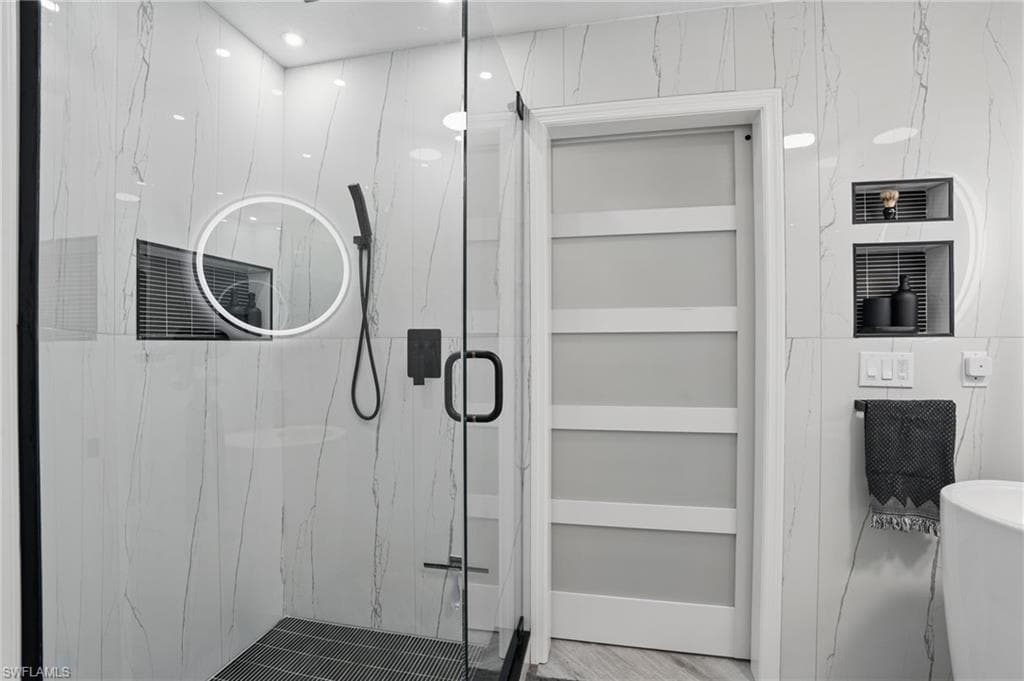 1220 Sarah Jean CIR # L103, NAPLES FL 34110-22