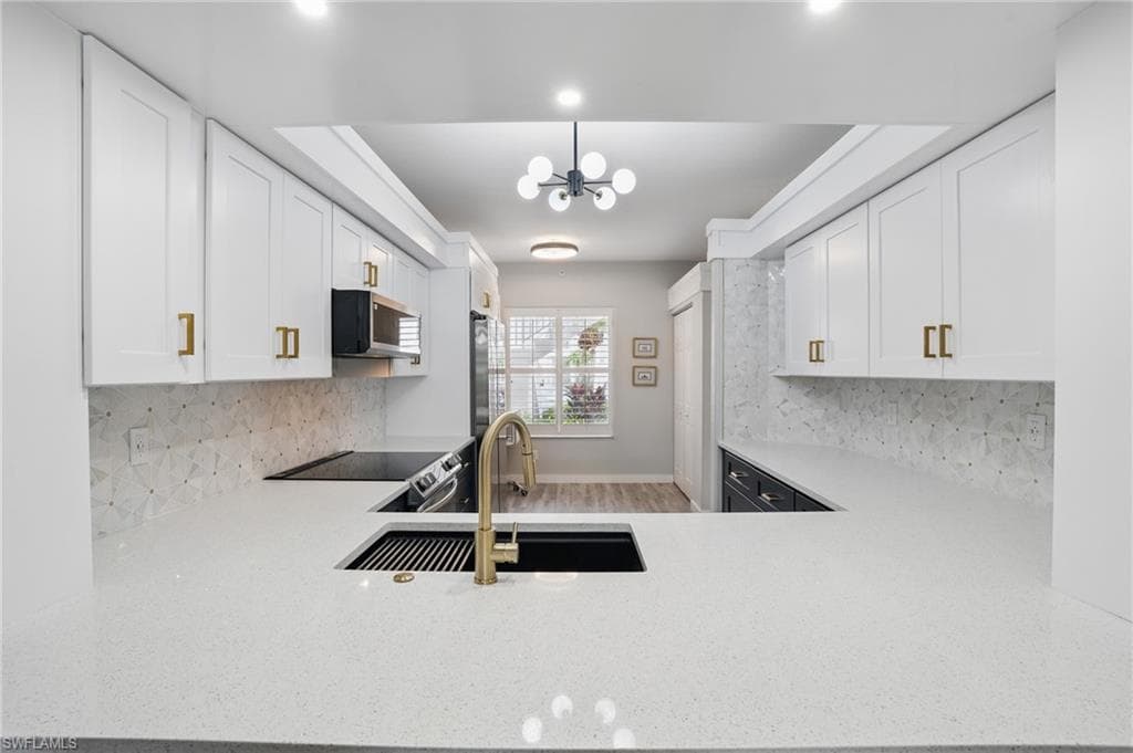 1220 Sarah Jean CIR # L103, NAPLES FL 34110-10