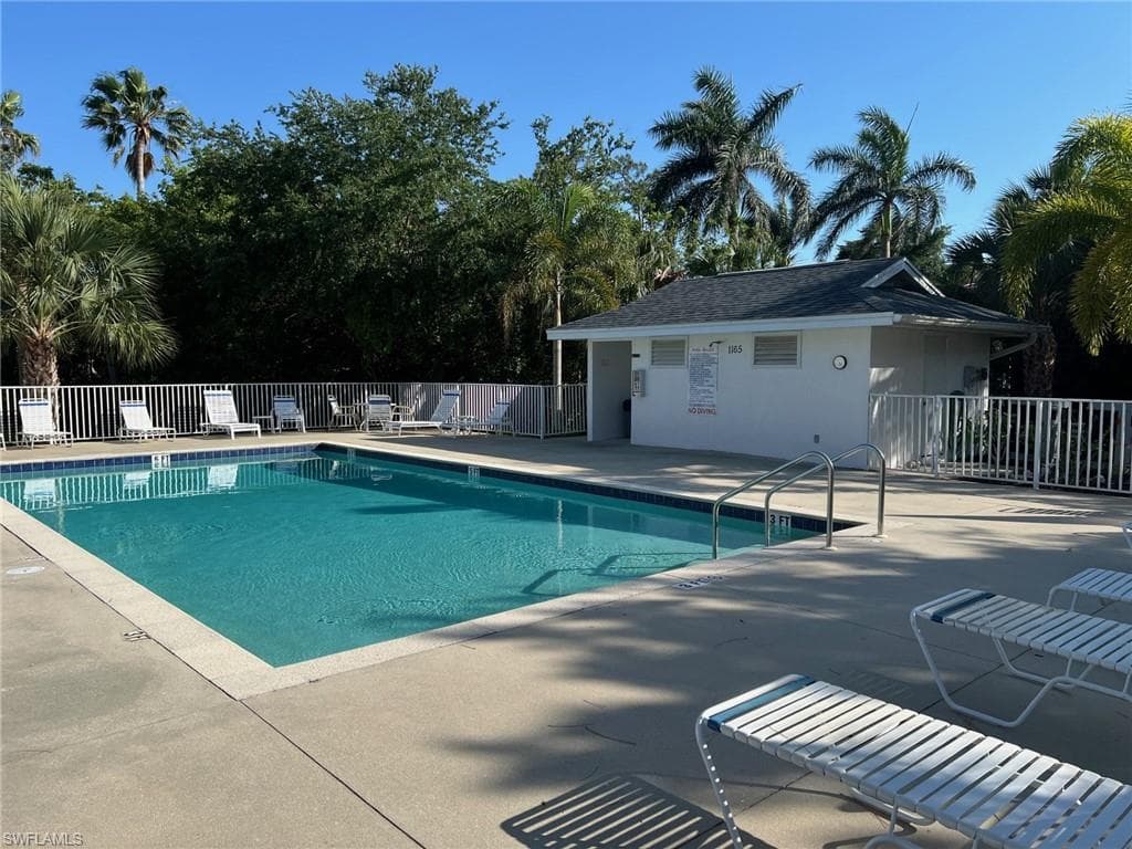 1220 Sarah Jean CIR # L103, NAPLES FL 34110-43