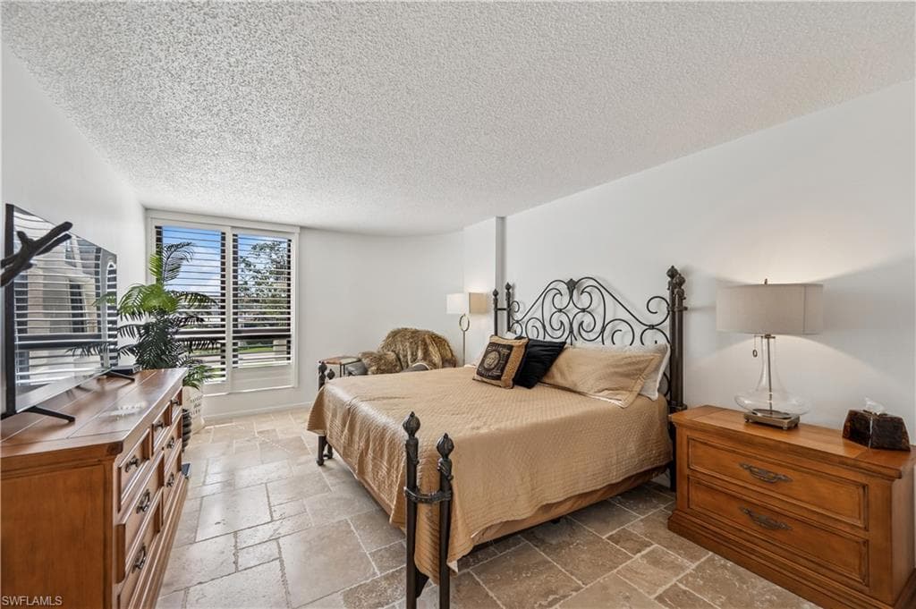 3115 Gulf Shore BLVD N # 112S, NAPLES FL 34103-16