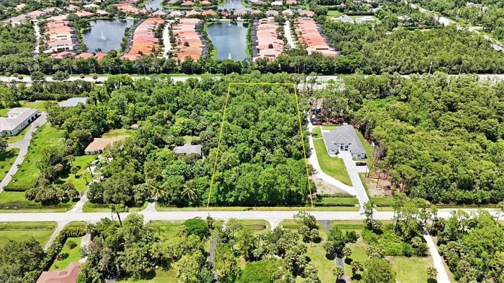 5665 Napa Woods WAY, NAPLES FL 34116-2