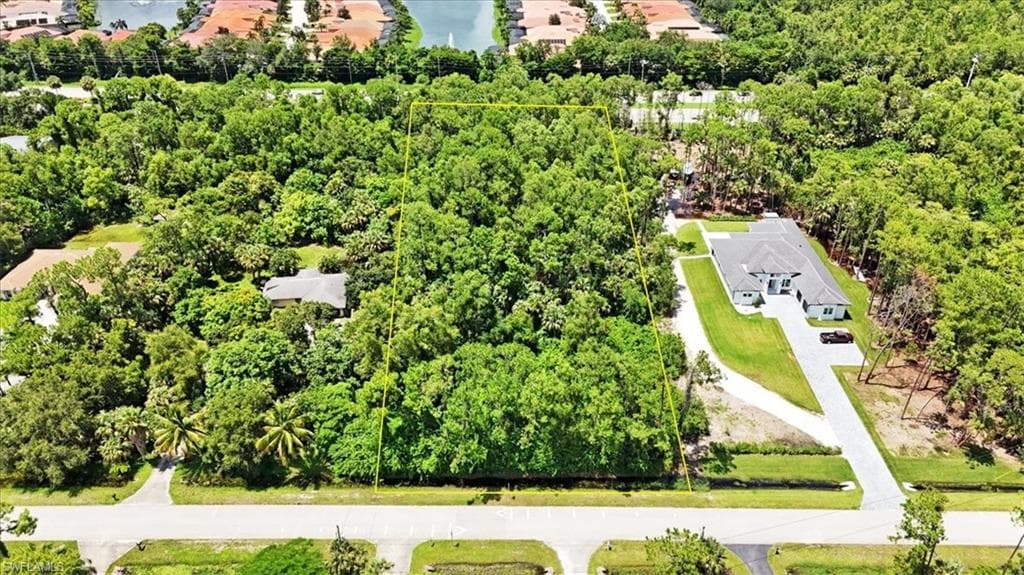 5665 Napa Woods WAY, NAPLES FL 34116-18