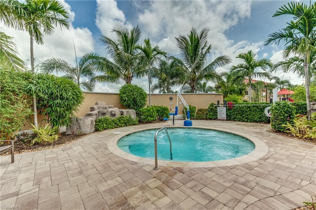 28548 Longford CT, BONITA SPRINGS FL 34135-40
