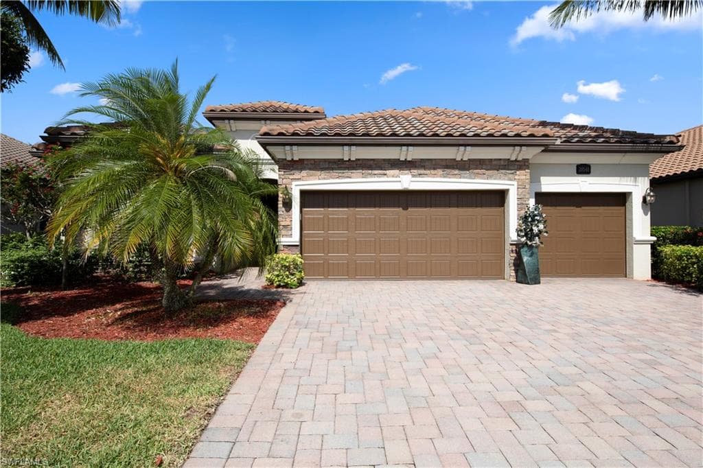 28548 Longford CT, BONITA SPRINGS FL 34135-3