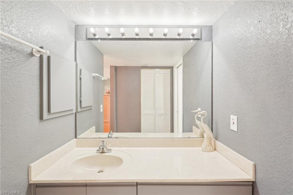 175 Kings HWY, PUNTA GORDA FL 33983-19