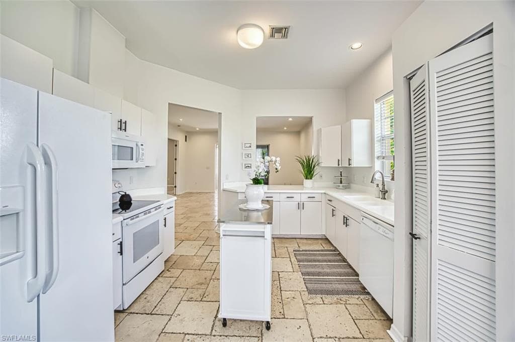 5482 Peppertree DR, FORT MYERS FL 33908-11