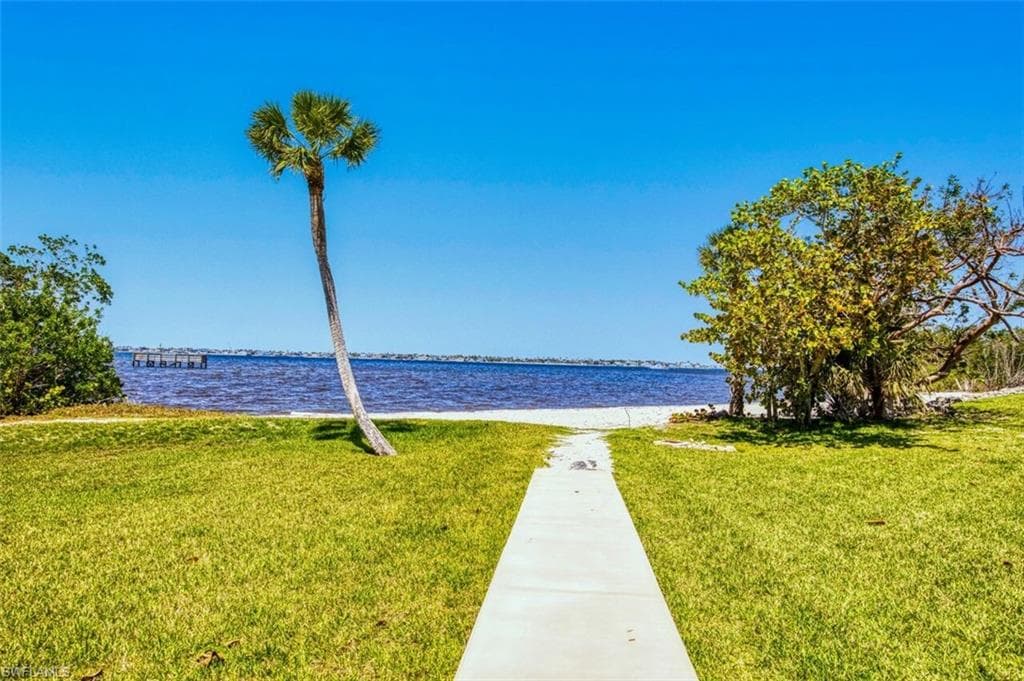 5482 Peppertree DR, FORT MYERS FL 33908-4