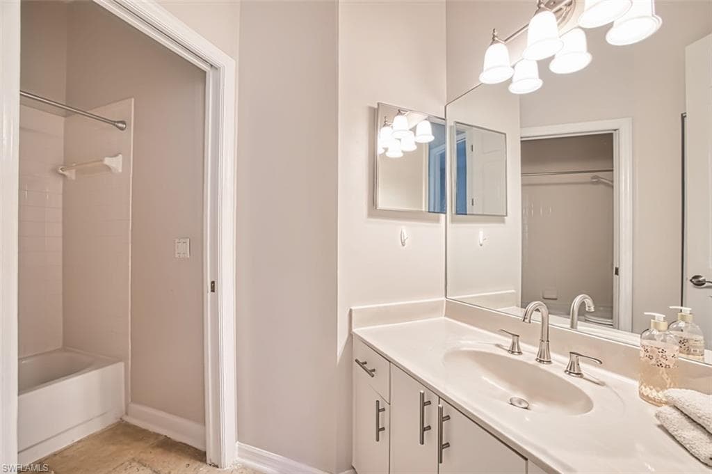 5482 Peppertree DR, FORT MYERS FL 33908-29