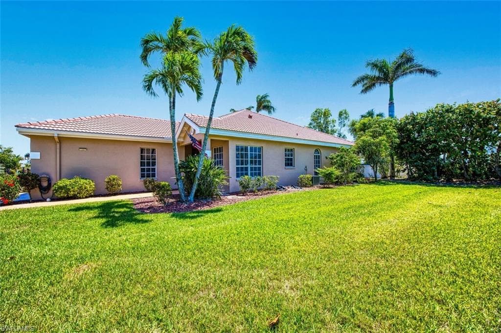 5482 Peppertree DR, FORT MYERS FL 33908-32