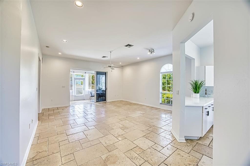 5482 Peppertree DR, FORT MYERS FL 33908-10