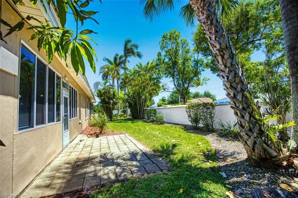 5482 Peppertree DR, FORT MYERS FL 33908-18