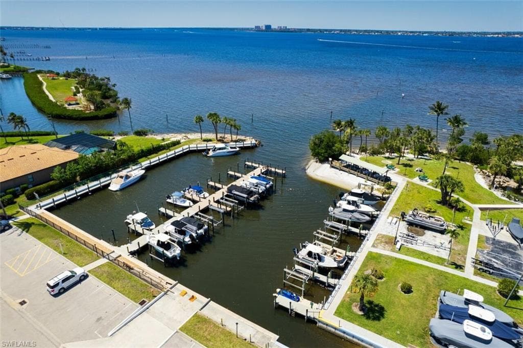 5482 Peppertree DR, FORT MYERS FL 33908-38