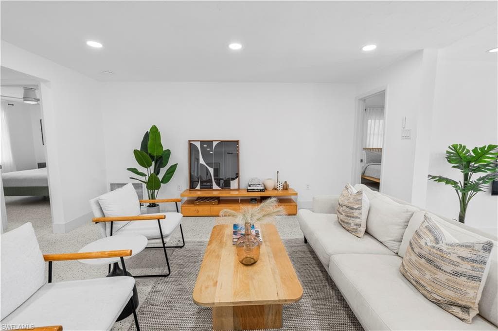 1515 Manchester BLVD, FORT MYERS FL 33919-11