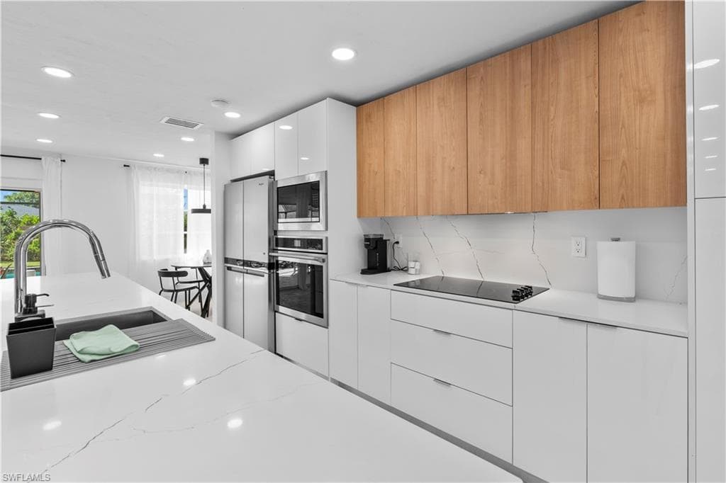 1515 Manchester BLVD, FORT MYERS FL 33919-4