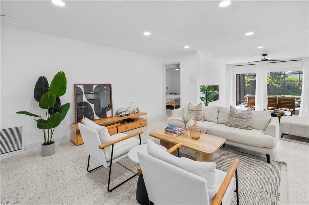 1515 Manchester BLVD, FORT MYERS FL 33919-10