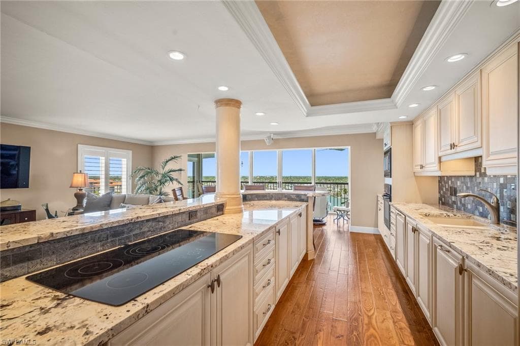 2650 Gulf Shore BLVD N # 701, NAPLES FL 34103-16