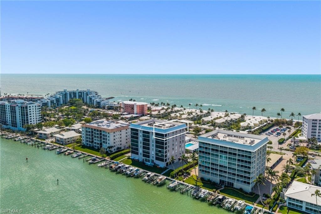 2650 Gulf Shore BLVD N # 701, NAPLES FL 34103-3