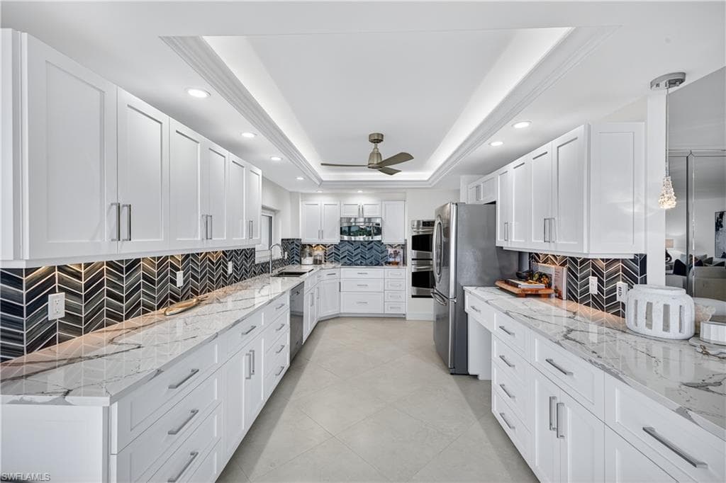 4031 Gulf Shore BLVD N 3E-17