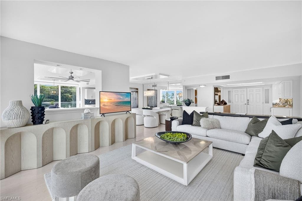 4031 Gulf Shore BLVD N 3E-7