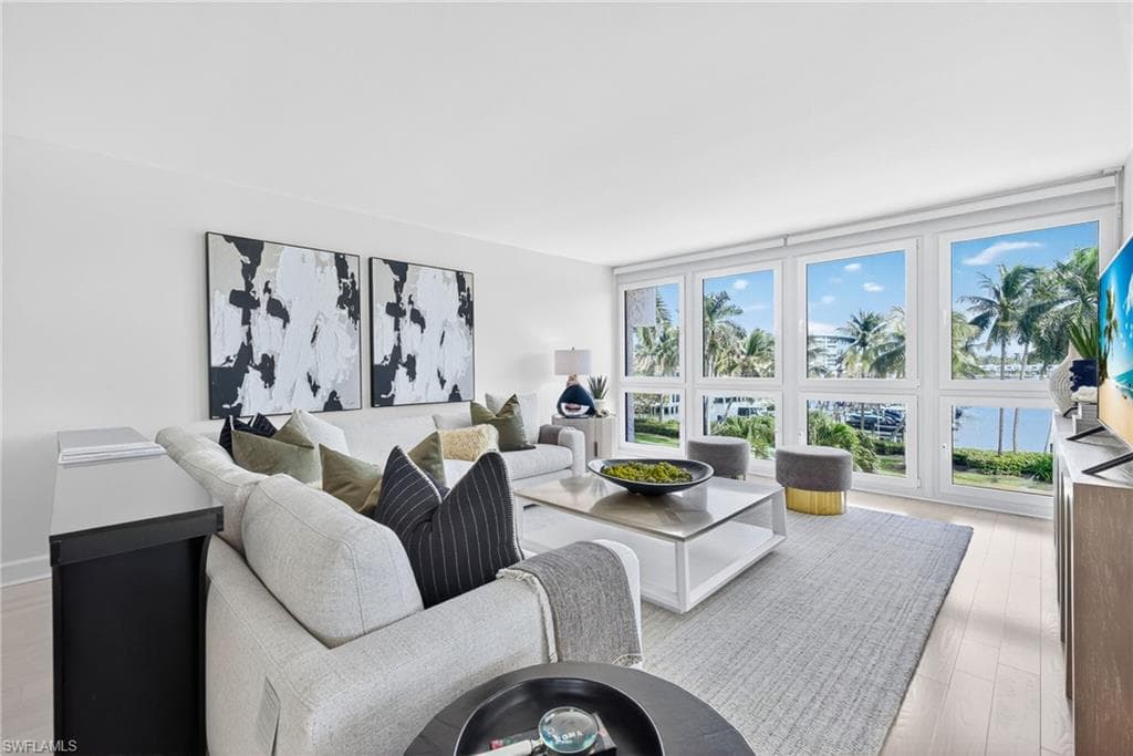 4031 Gulf Shore BLVD N 3E-4