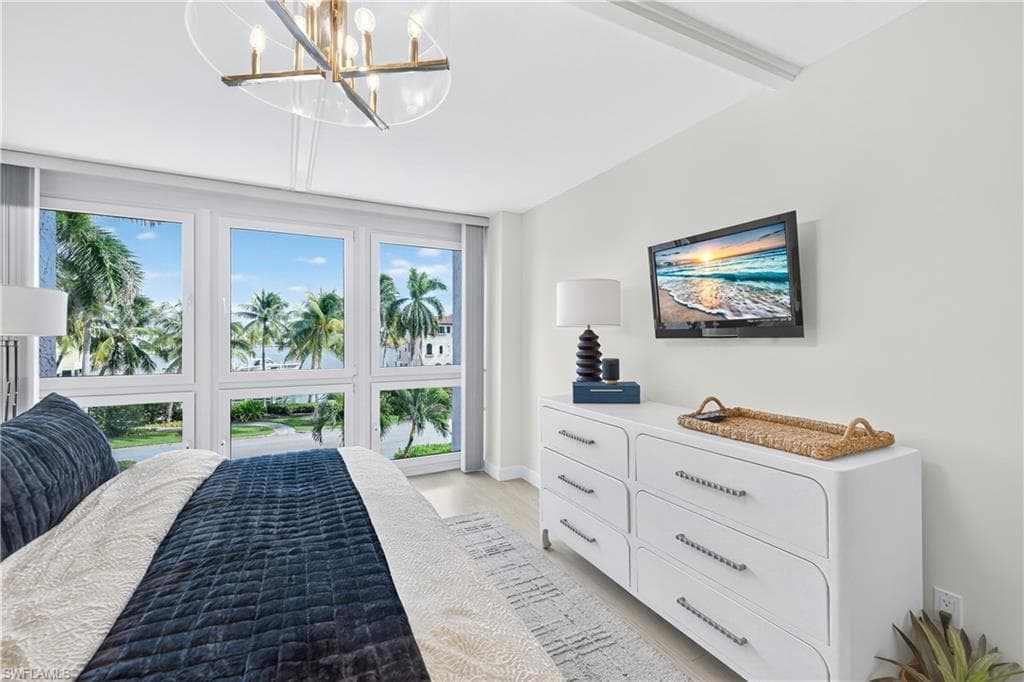 4031 Gulf Shore BLVD N 3E-18