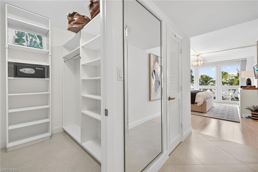 4031 Gulf Shore BLVD N 3E-21