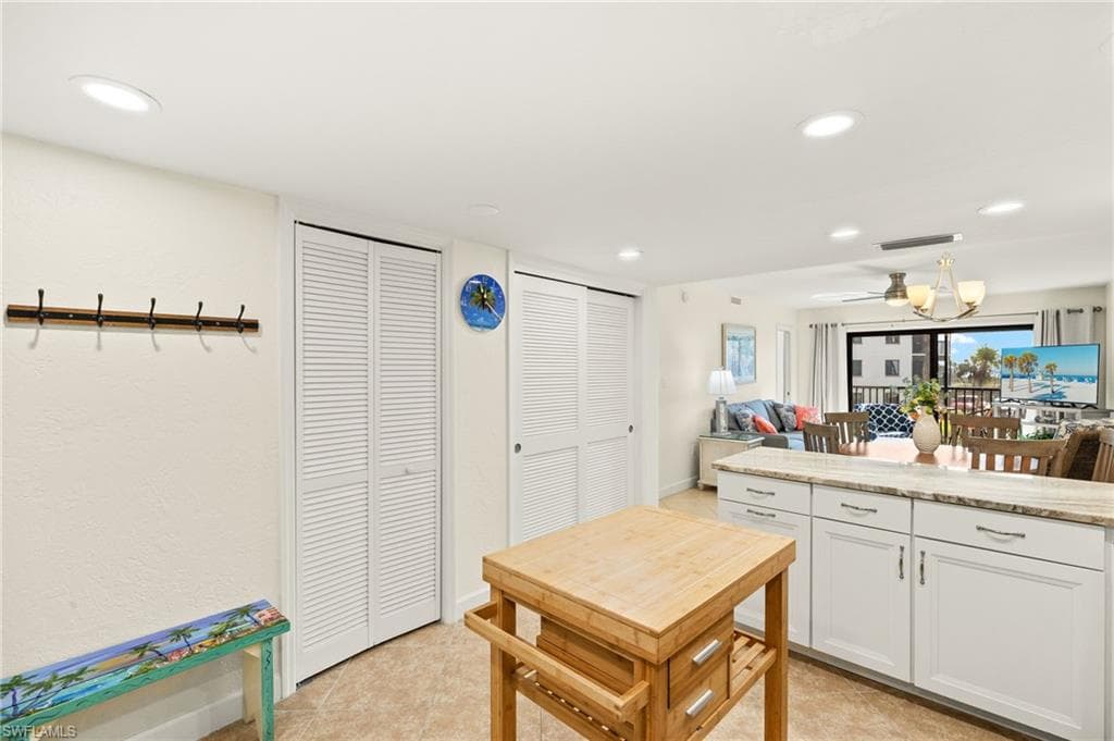 671 E Gulf DR, SANIBEL FL 33957-5