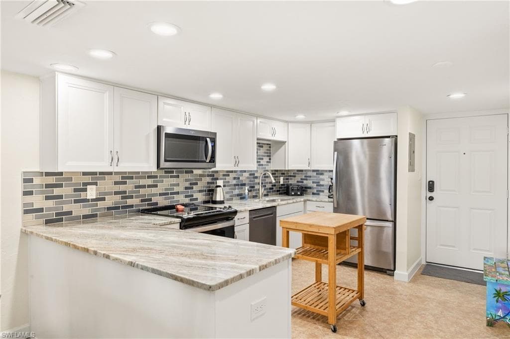 671 E Gulf DR, SANIBEL FL 33957-2