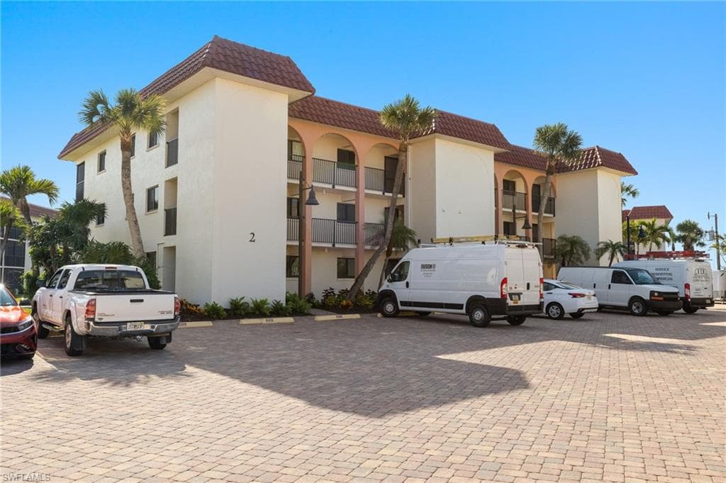 671 E Gulf DR, SANIBEL FL 33957-19