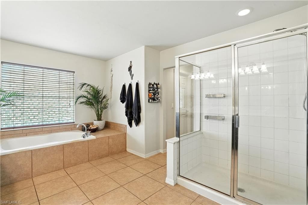 3268 Aralia CT E, ALVA FL 33920-24