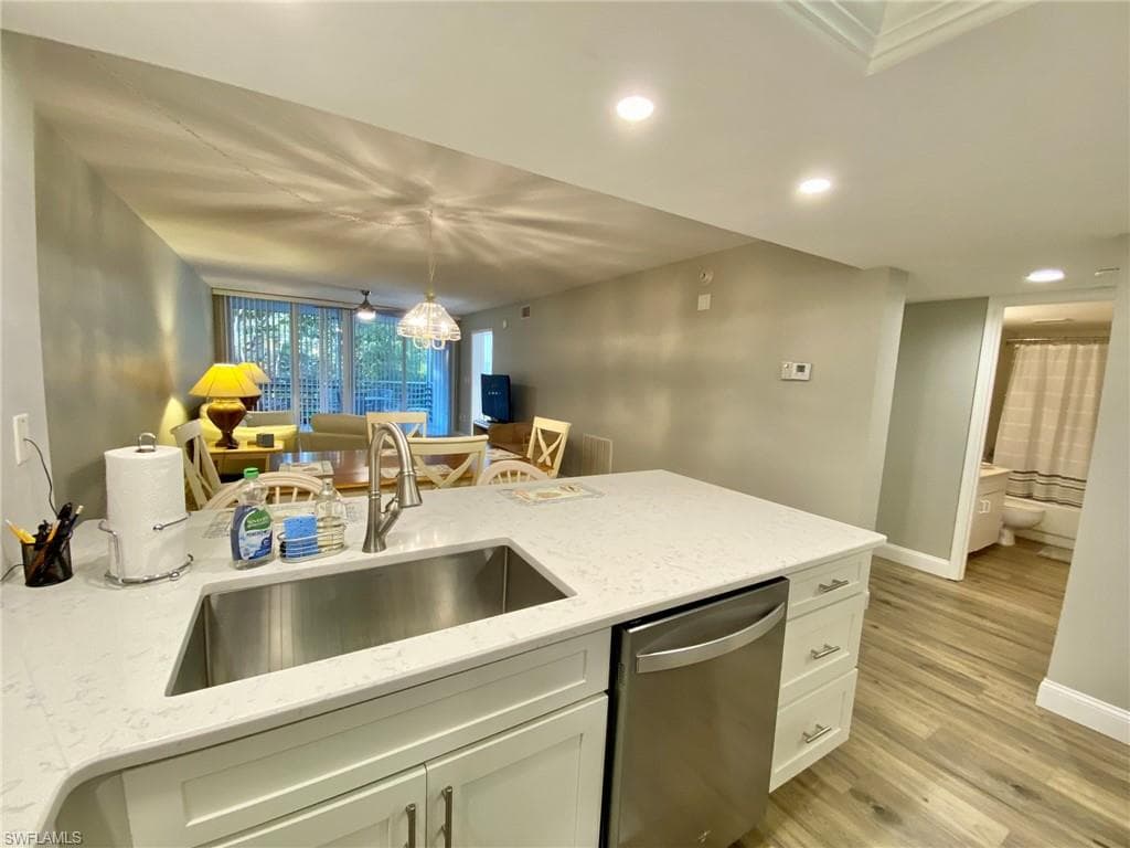 290 Naples Cove DR # 2205, NAPLES FL 34110-7