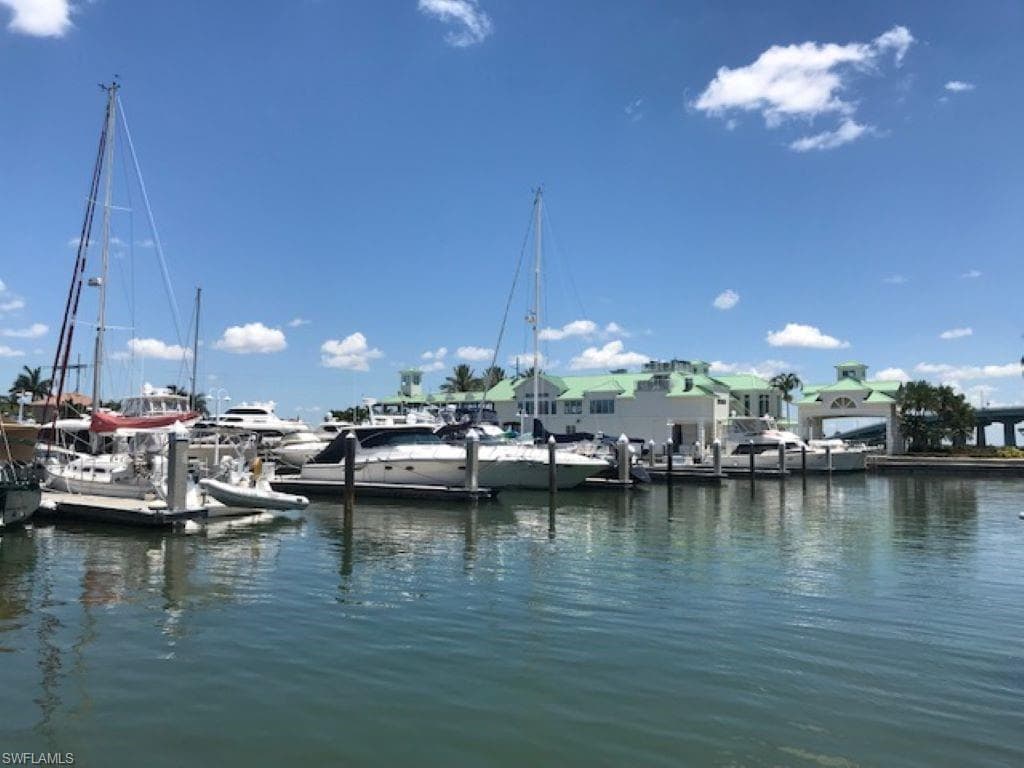 1402 N Collier BLVD, MARCO ISLAND FL 34145-5