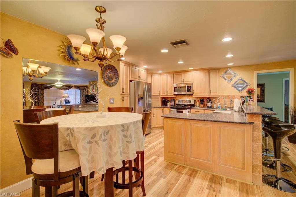 2627 McGregor BLVD-26