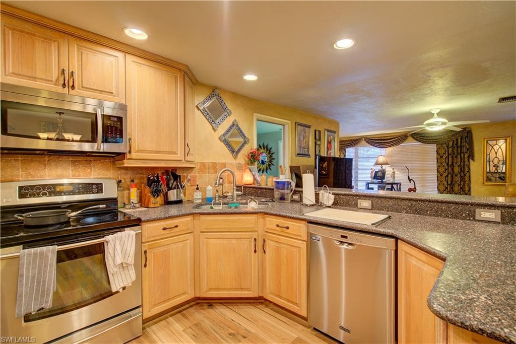 2627 McGregor BLVD-23