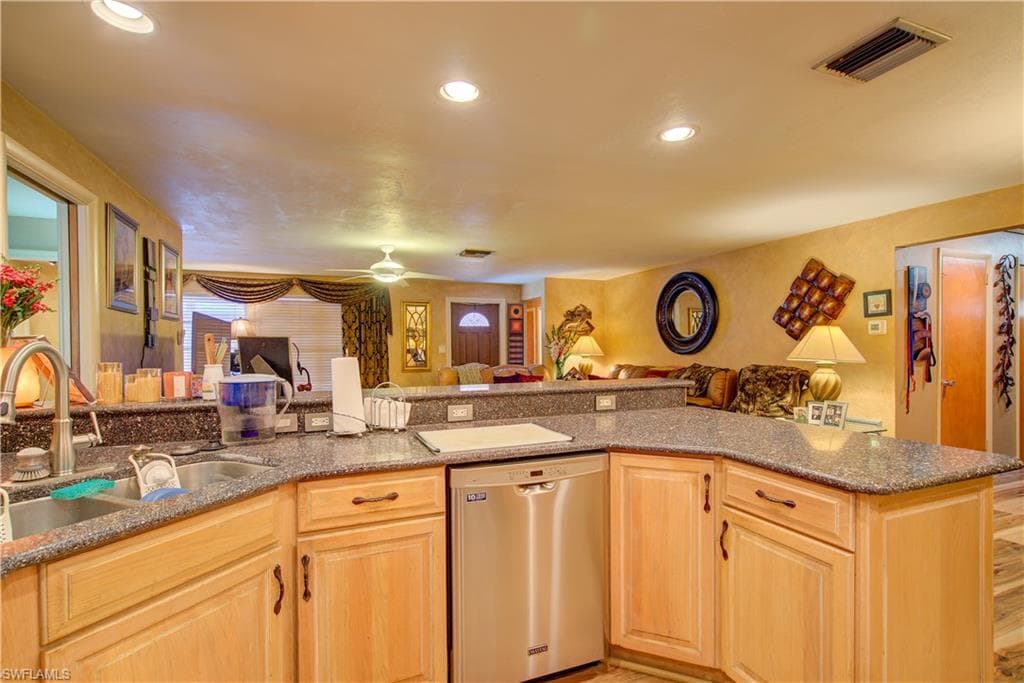 2627 McGregor BLVD-24